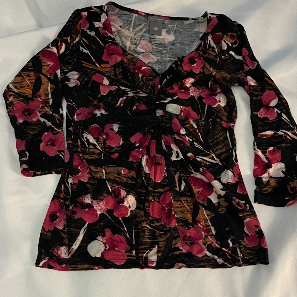 Ann Taylor Floral Black, Magenta and Copper Women's Top